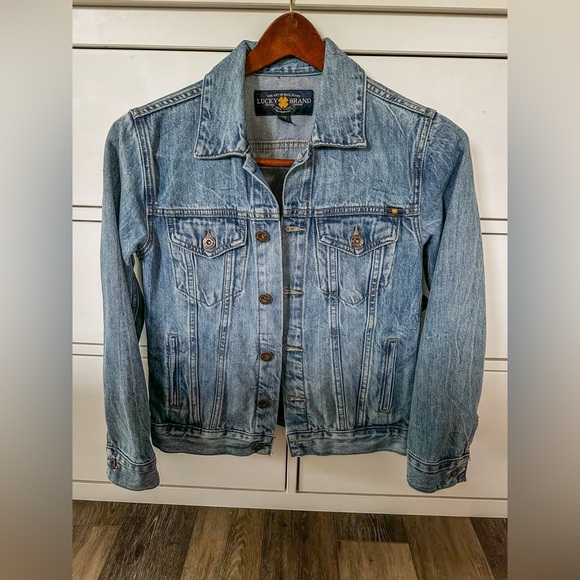 Lucky Brand Jackets & Blazers - Women’s Lucky Brand jean jacket